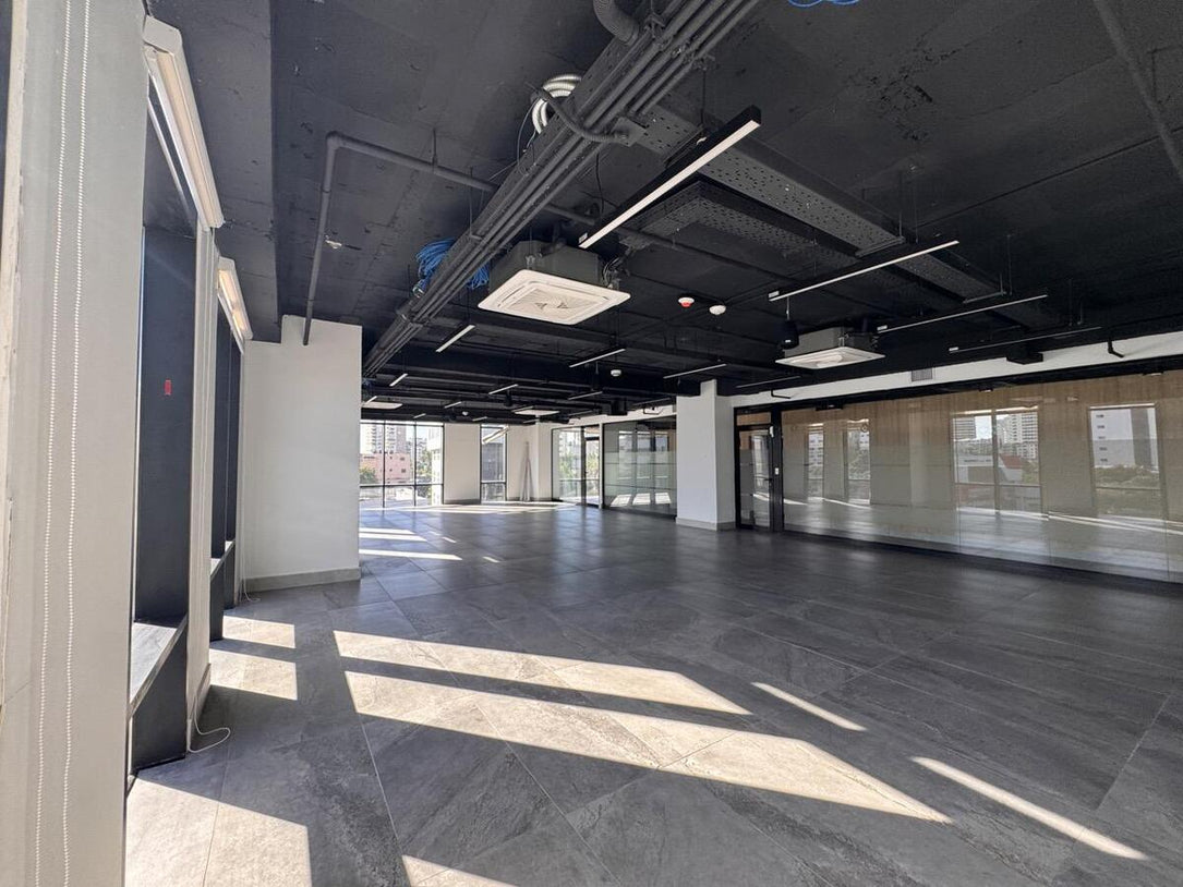Oficinas alquiler adecuadas Naco Santo Domingo