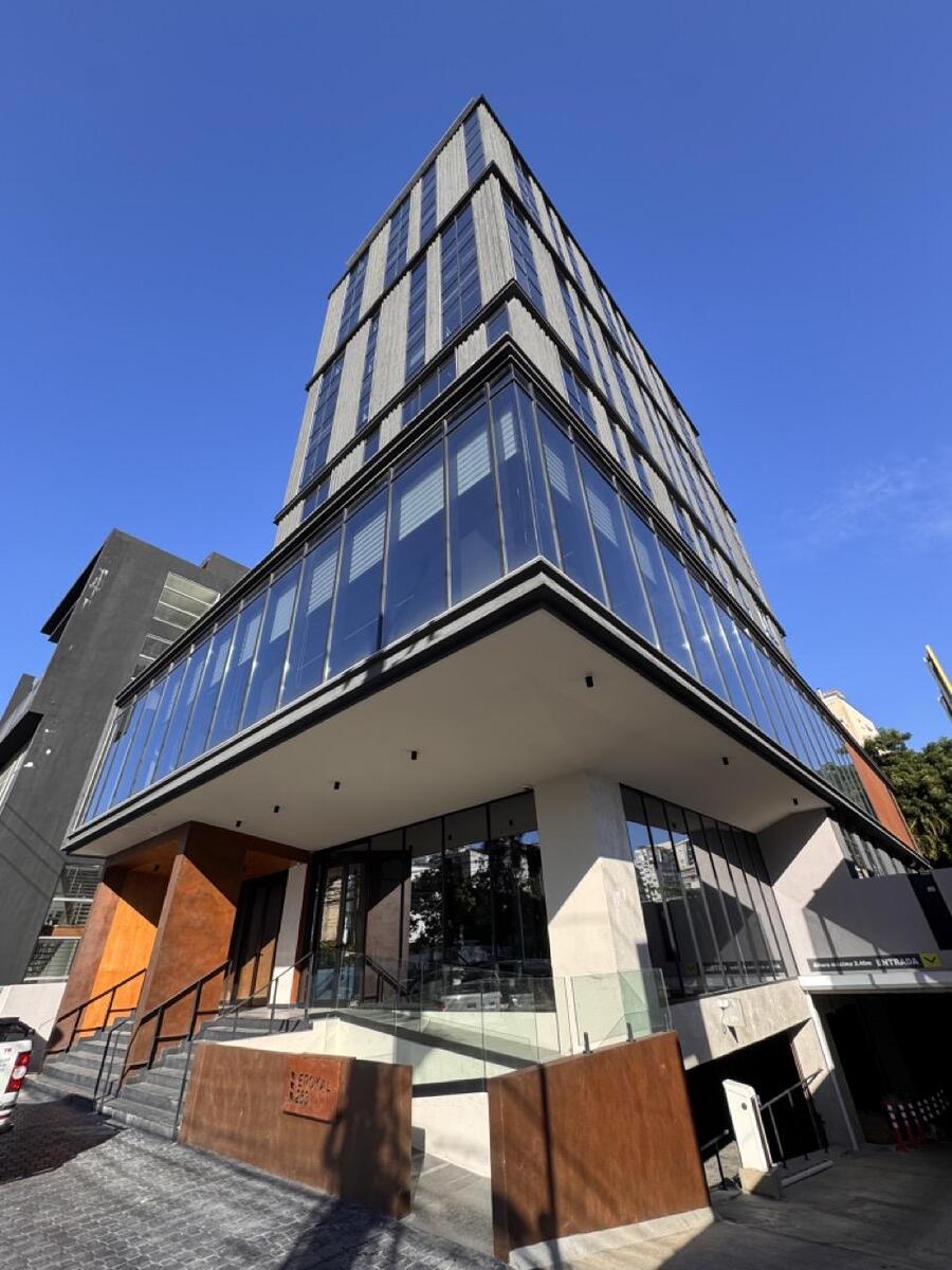 Oficinas alquiler adecuadas Naco Santo Domingo