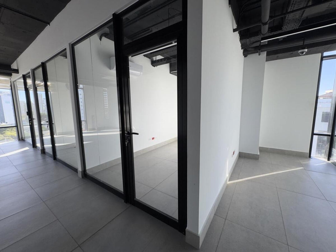 Oficinas alquiler adecuadas Naco Santo Domingo
