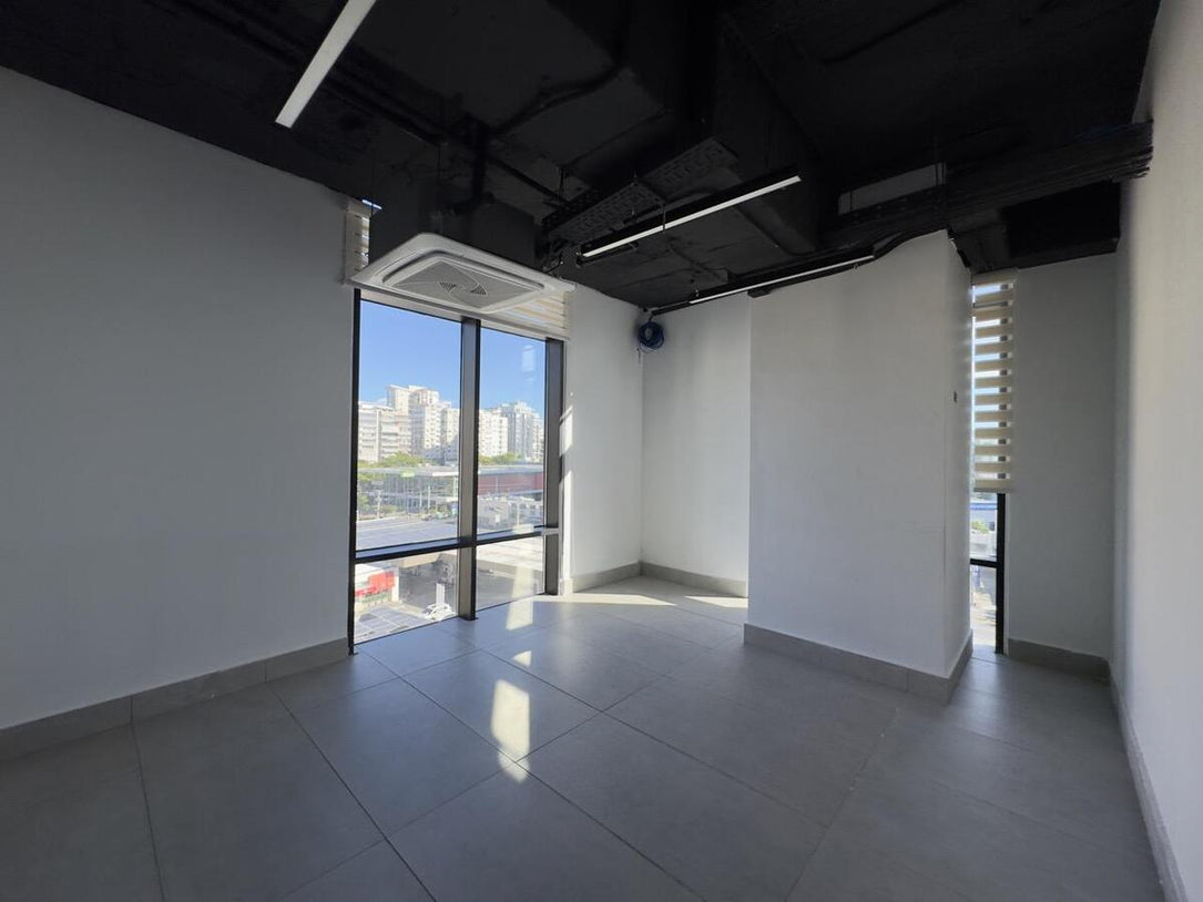 Oficinas alquiler adecuadas Naco Santo Domingo
