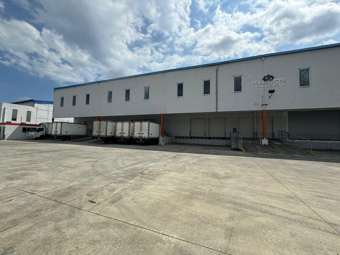 Naves industriales Aut. Duarte Santo Domingo Oeste