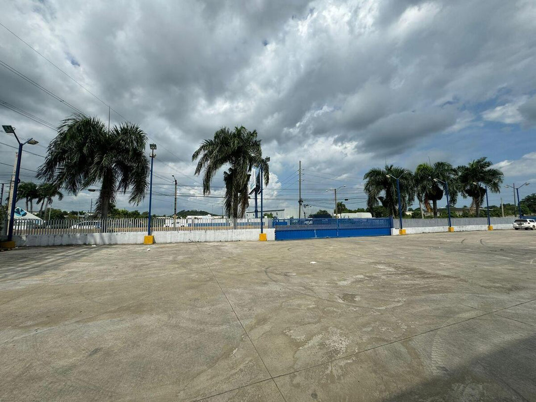 Naves industriales Aut. Duarte Santo Domingo Oeste