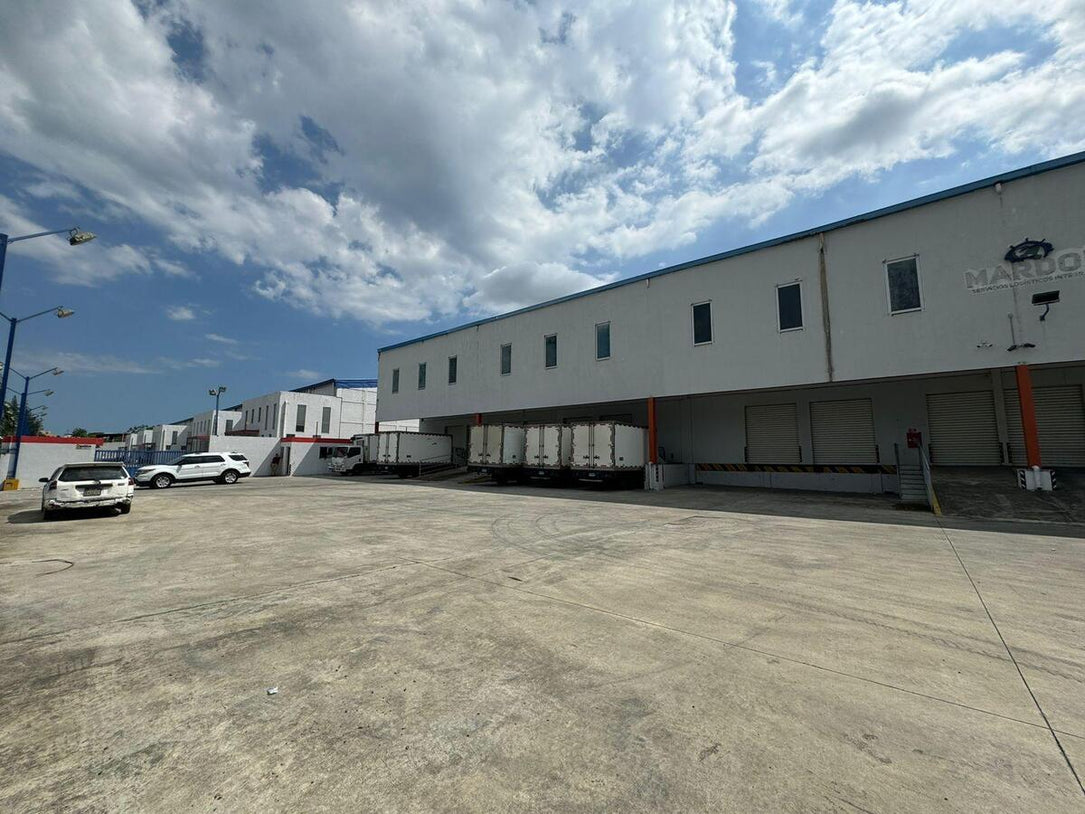 Naves industriales Aut. Duarte Santo Domingo Oeste