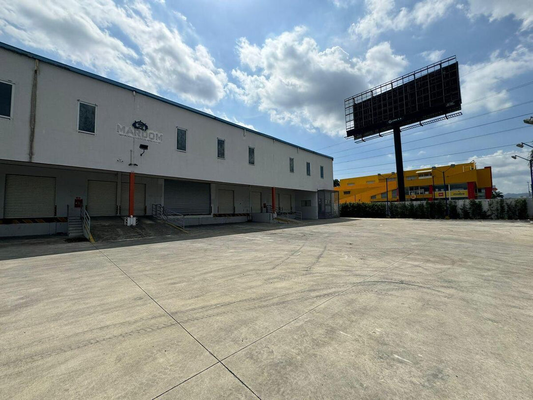 Naves industriales Aut. Duarte Santo Domingo Oeste
