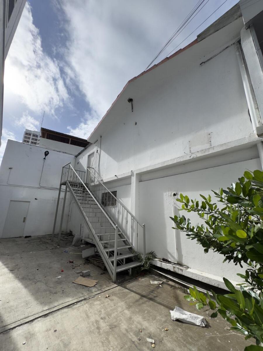 Edificio oficinas alquiler La Esperilla Santo Domingo