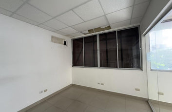 Edificio oficinas alquiler La Esperilla Santo Domingo-12