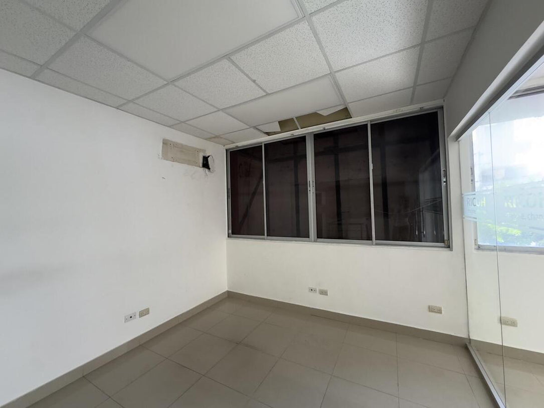 Edificio oficinas alquiler La Esperilla Santo Domingo