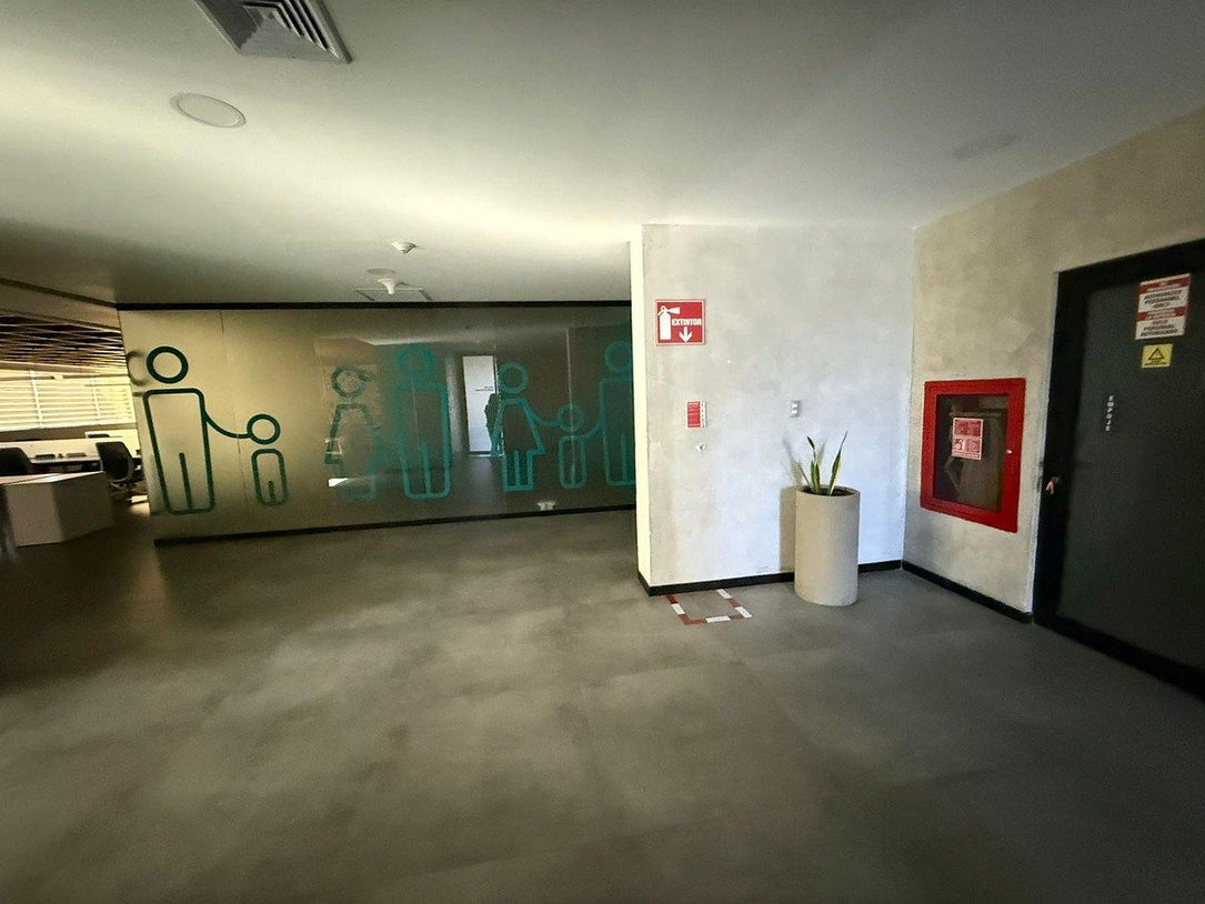 Edificio Corporativo Equipado en Alquiler – 2,965 m² | Santo Domingo