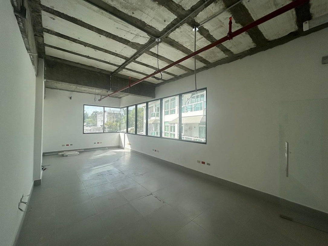 Naves Industriales en Alquiler – 2,480 m² | Herrera, Santo Domingo
