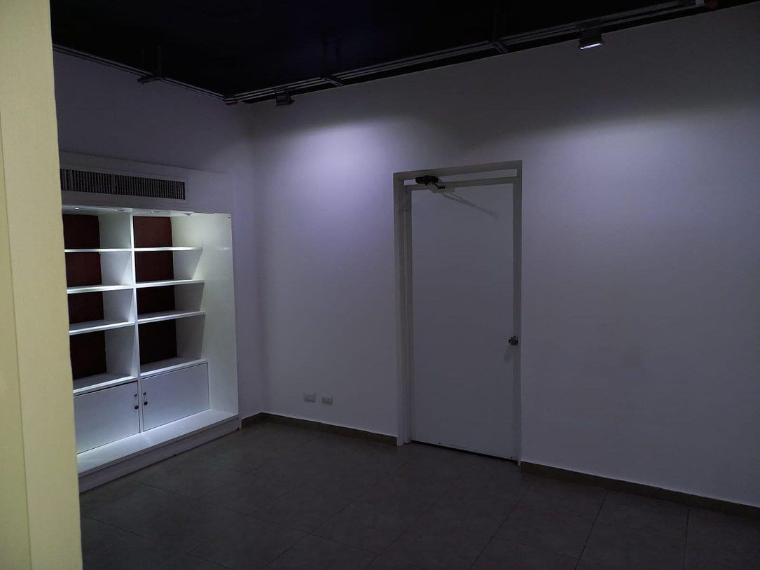 Oficina Independiente en Alquiler – 300 m² | La Julia, Santo Domingo