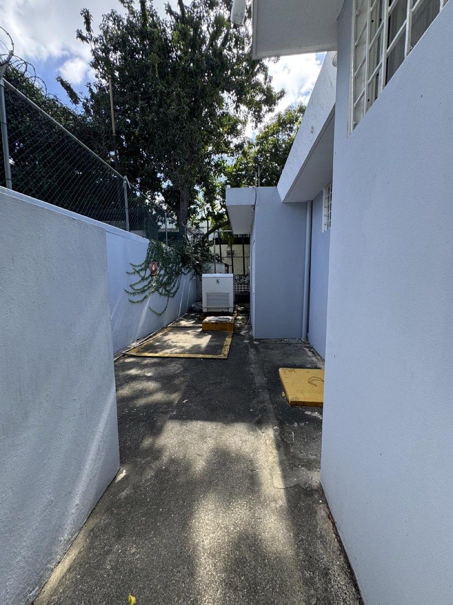 Oficina Independiente en Alquiler – 300 m² | La Julia, Santo Domingo