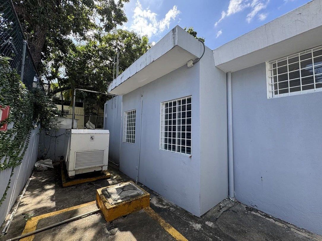 Oficina Independiente en Alquiler – 300 m² | La Julia, Santo Domingo