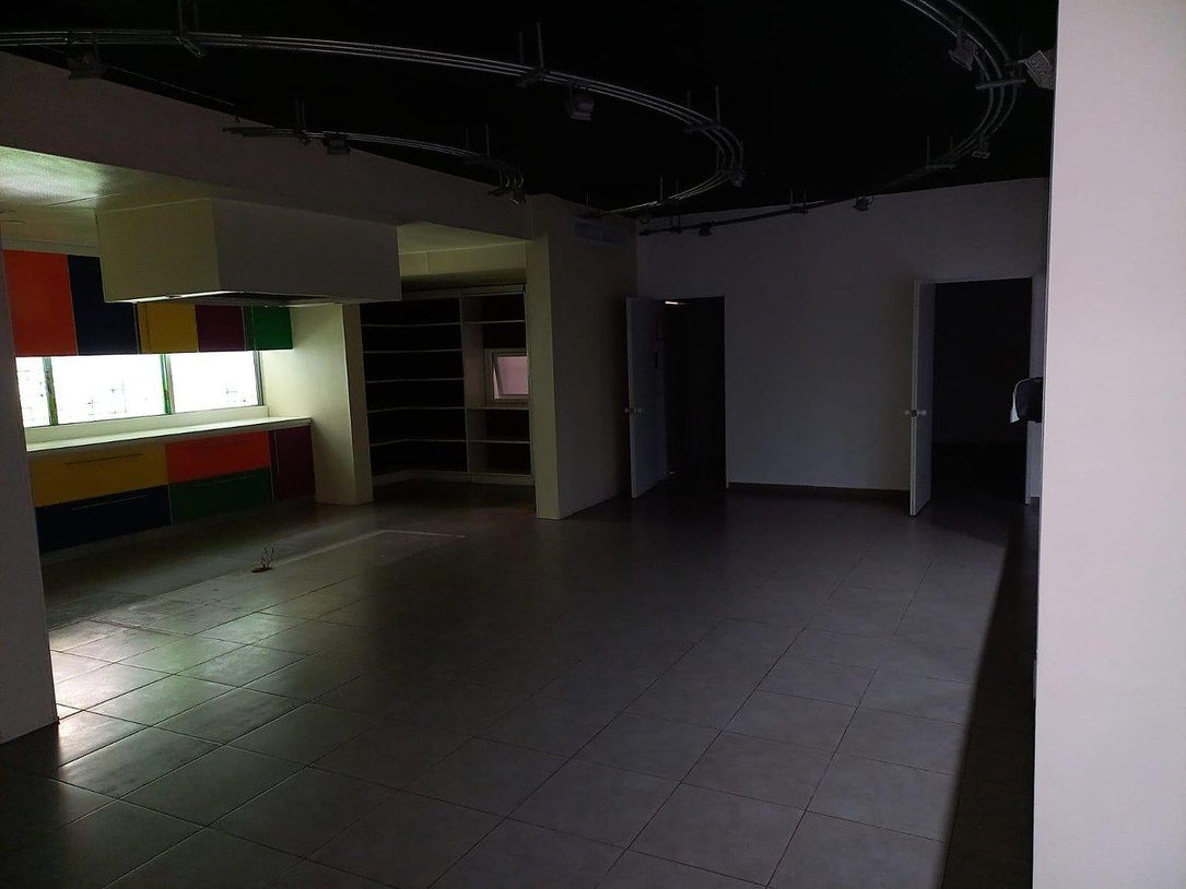 Oficina Independiente en Alquiler – 300 m² | La Julia, Santo Domingo