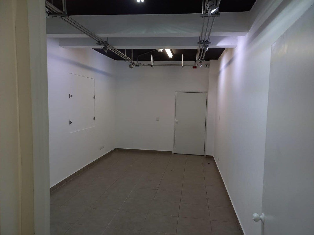Oficina Independiente en Alquiler – 300 m² | La Julia, Santo Domingo
