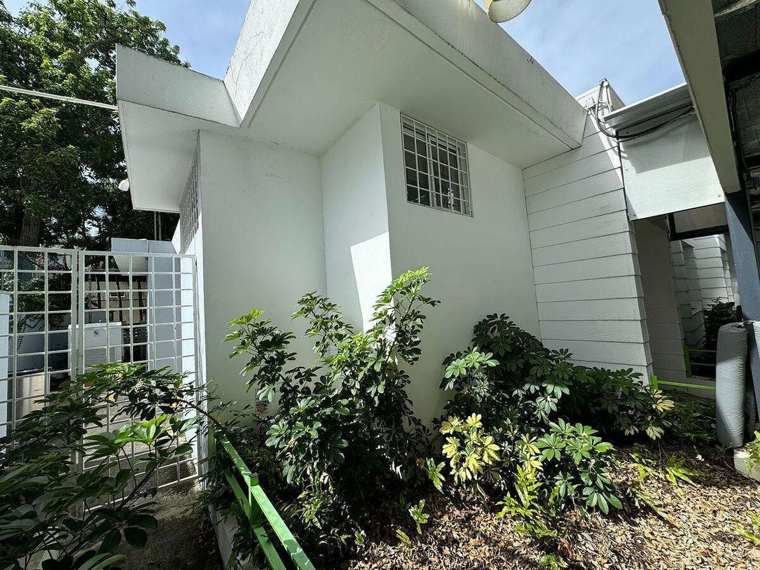 Oficina Independiente en Alquiler – 300 m² | La Julia, Santo Domingo