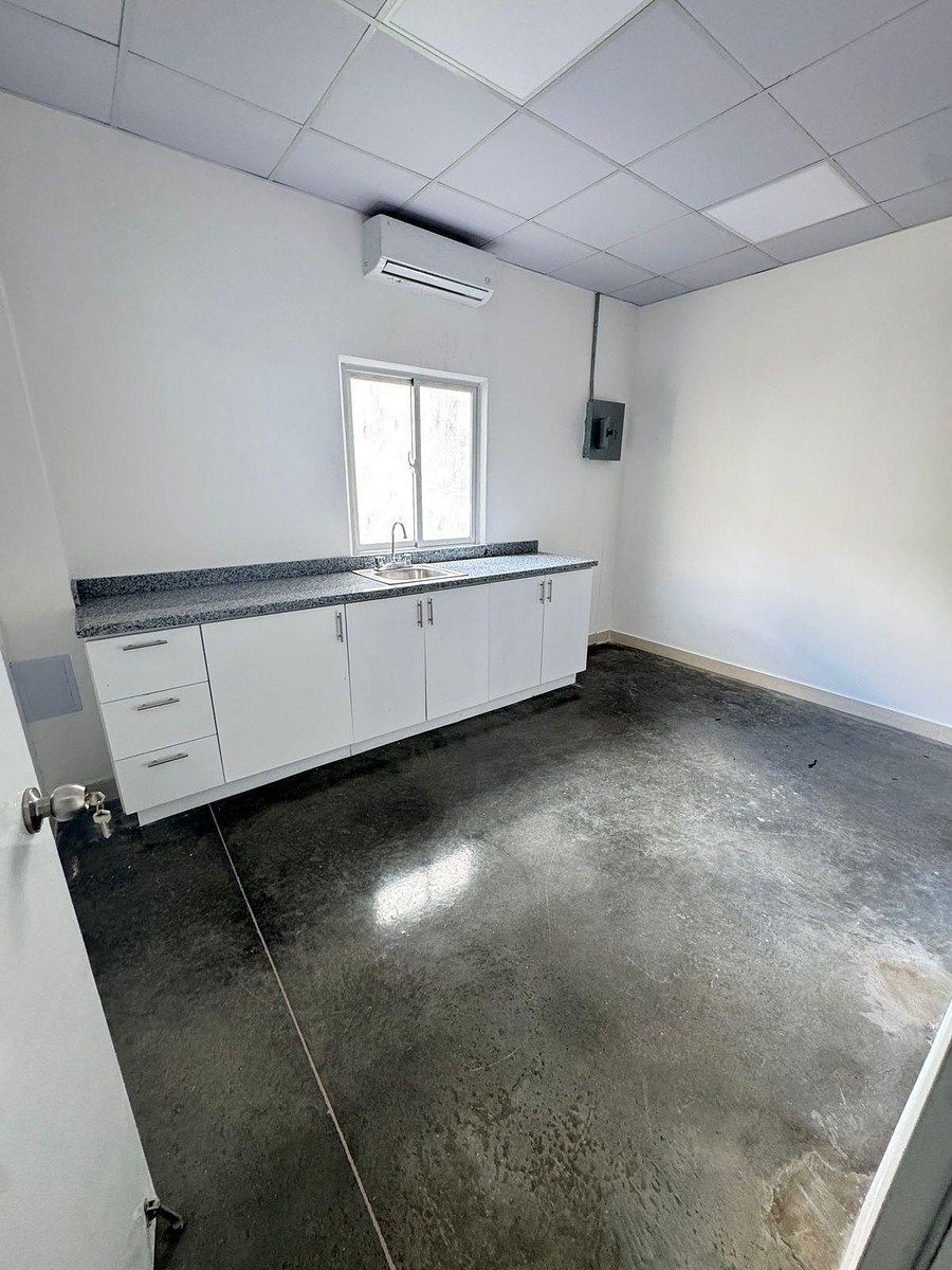 Nave Industrial en Alquiler – Parque Industrial Duarte – 2,650