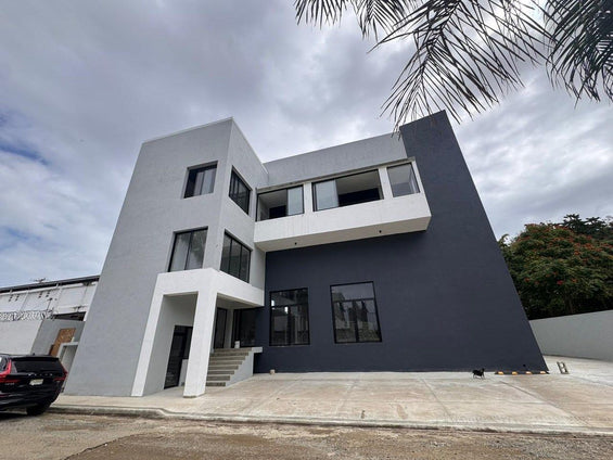 Nave Industrial en Alquiler | 1,827 m² de Construcción | Aut. Duarte