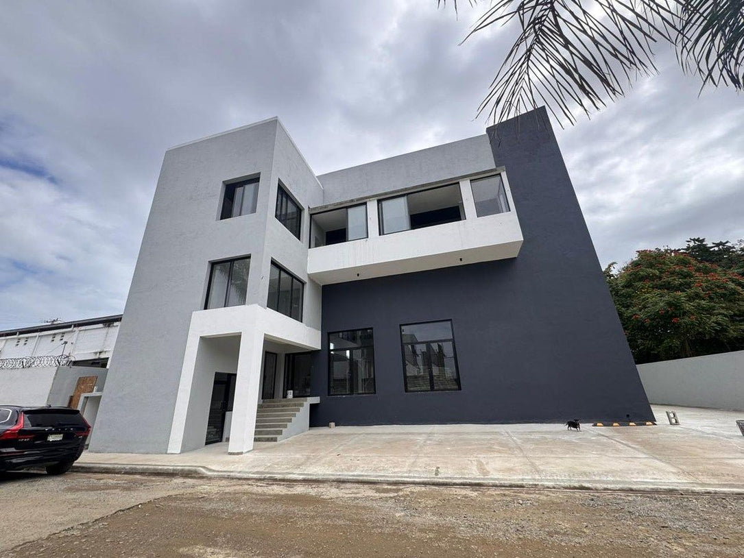 Nave Industrial en Alquiler | 1,827 m² de Construcción | Aut. Duarte