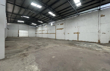 Complejo de Naves y Oficinas en Alquiler – 7,411.48 m2 en Las Américas, Santo Do-17