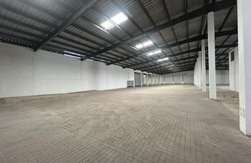 Complejo de Naves y Oficinas en Alquiler – 7,411.48 m2 en Las Américas, Santo Do-9