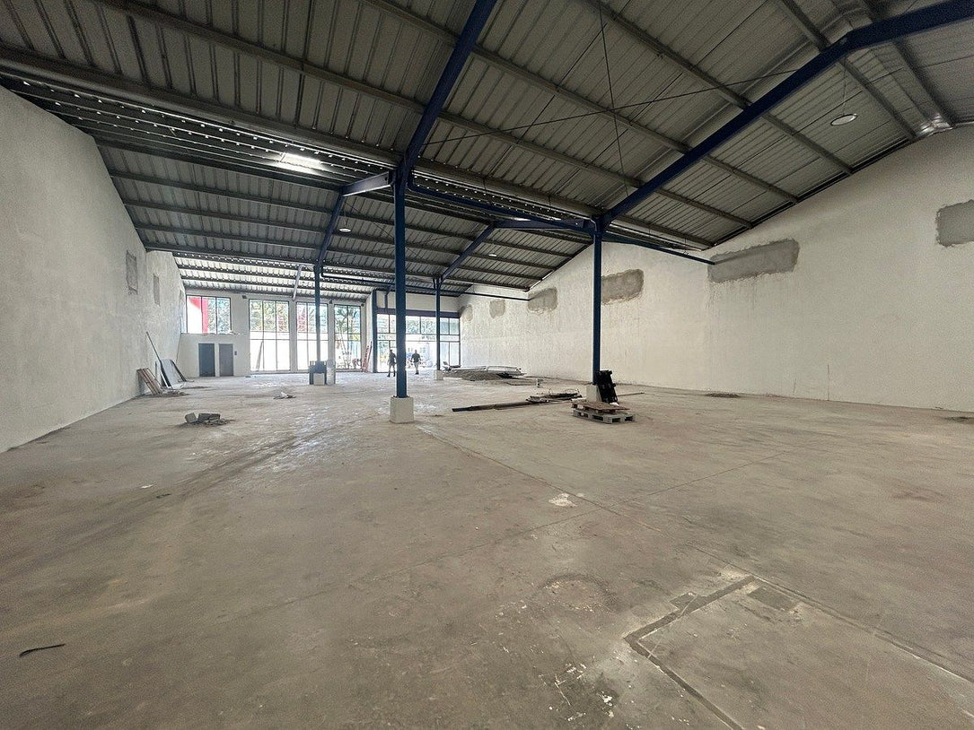 Local Comercial en Alquiler | 1,000 m² | Autopista San Isidro