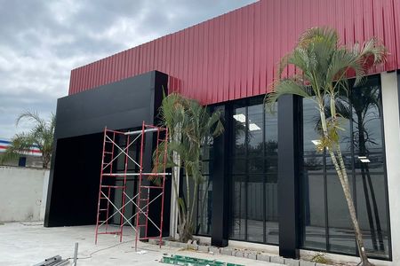 Local Comercial en Alquiler | 1,000 m² | Autopista San Isidro