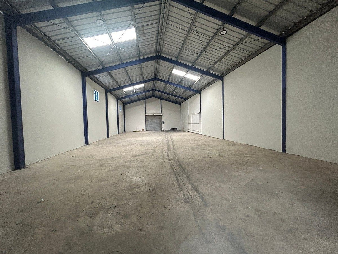 Local Comercial en Alquiler | 1,000 m² | Autopista San Isidro