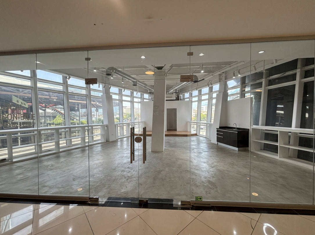 Local Comercial de 83 m² | Acrópolis Business Mall | Piso 3 | Santo Domingo