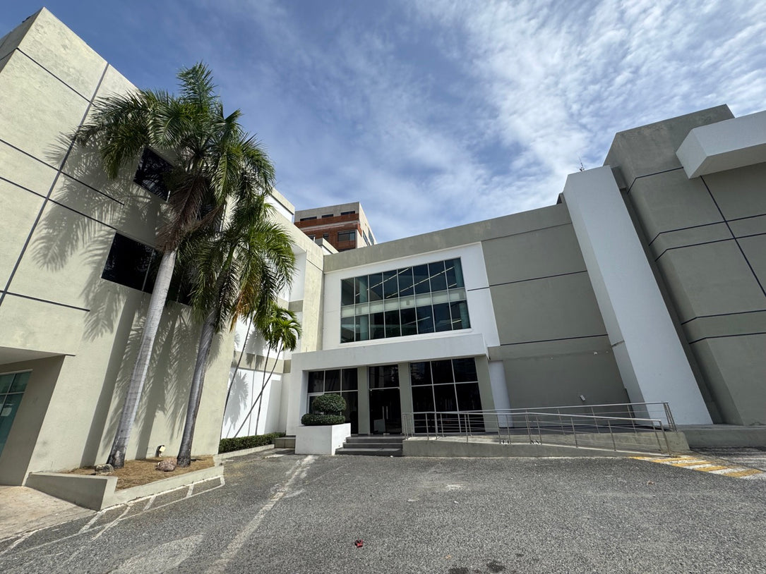 Edificio independiente oficinas Alquiler 5,000 mts2 Naco