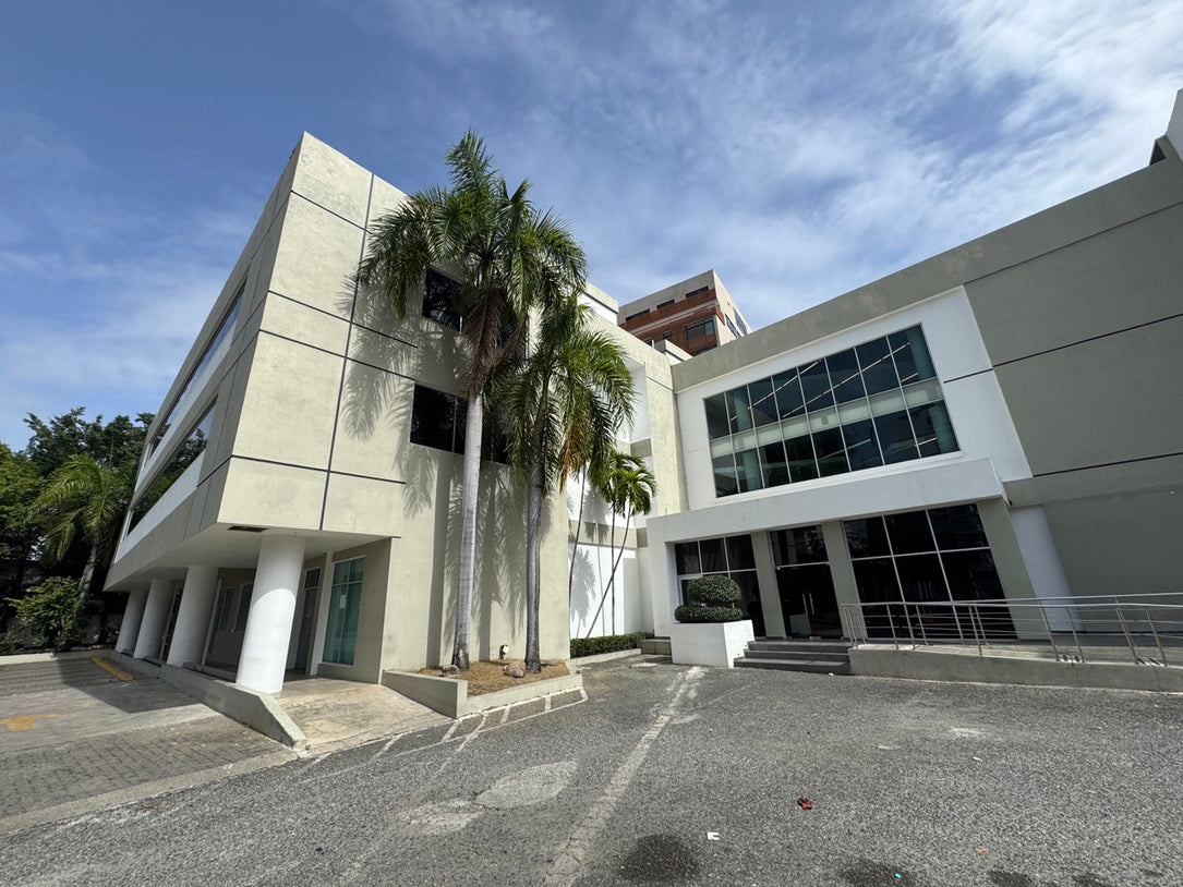 Edificio independiente oficinas Alquiler 5,000 mts2 Naco