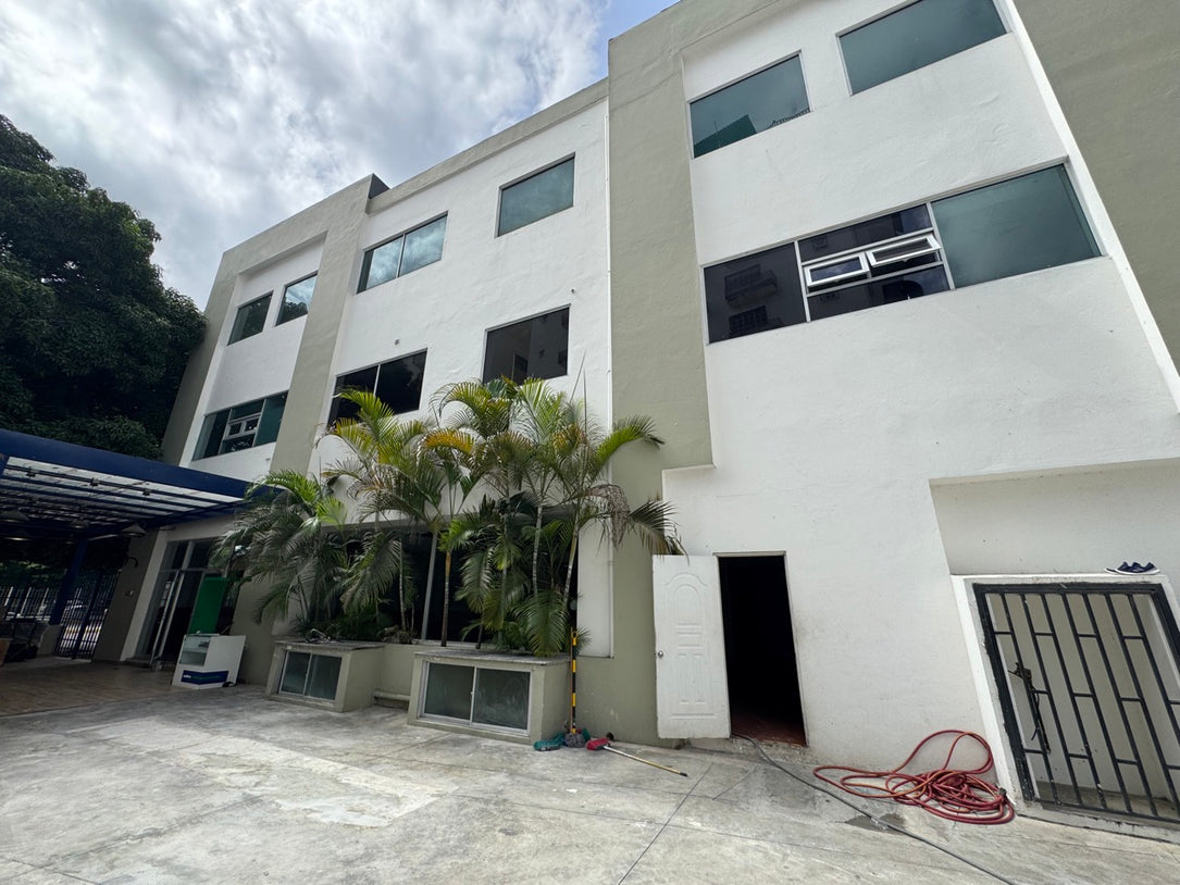 Edificio independiente oficinas Alquiler 5,000 mts2 Naco