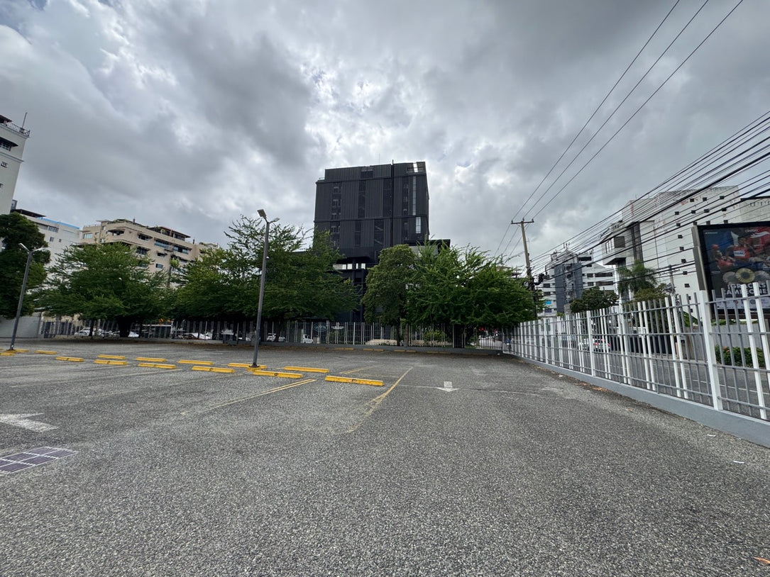 Edificio independiente oficinas Alquiler 5,000 mts2 Naco