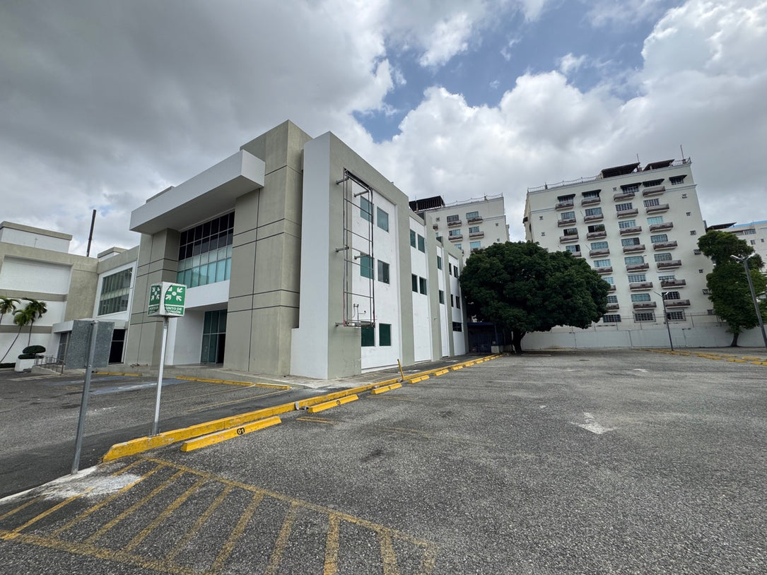Edificio independiente oficinas Alquiler 5,000 mts2 Naco