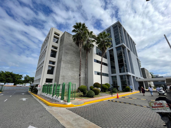 Oficinas alquiler Tiradentes JFK Naco Santo Domingo