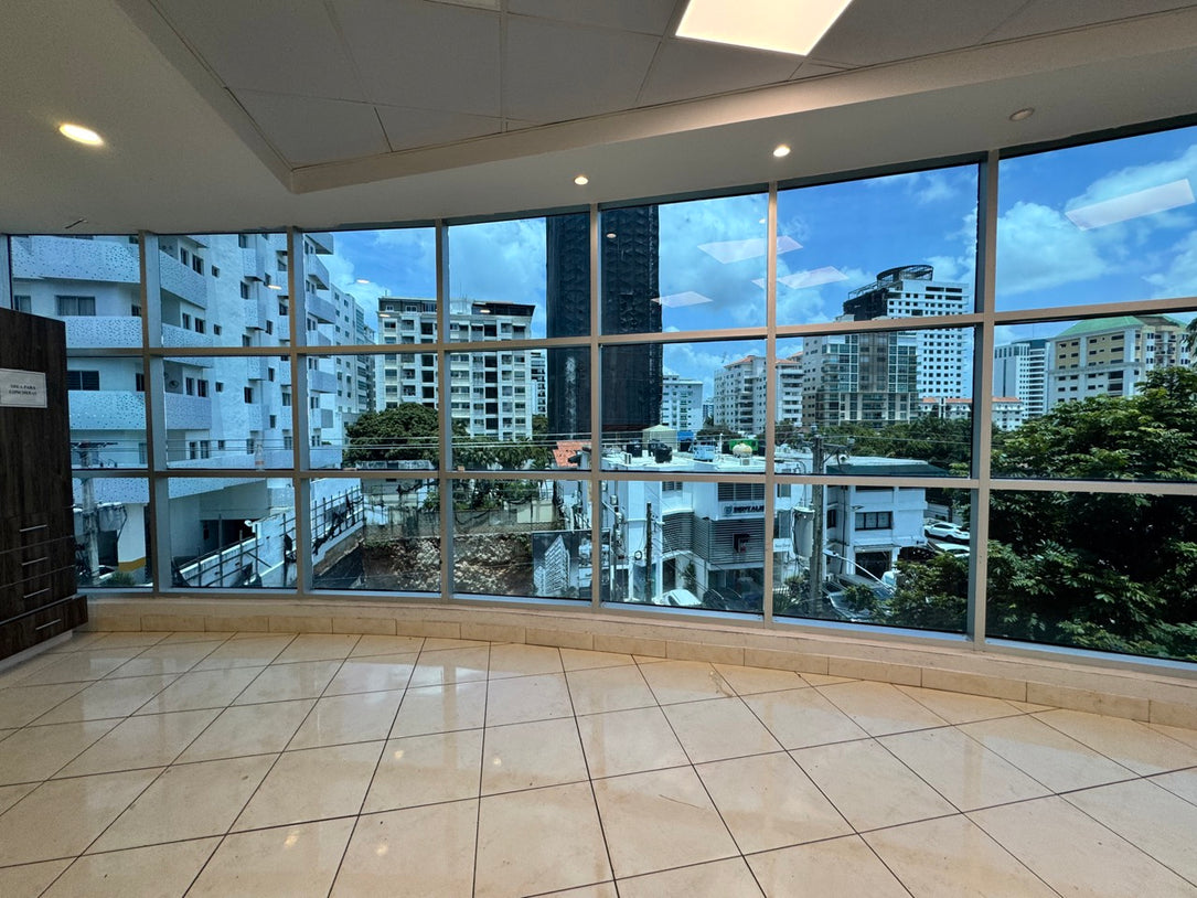 Oficinas alquiler Piantini MIII 301 Santo Domingo