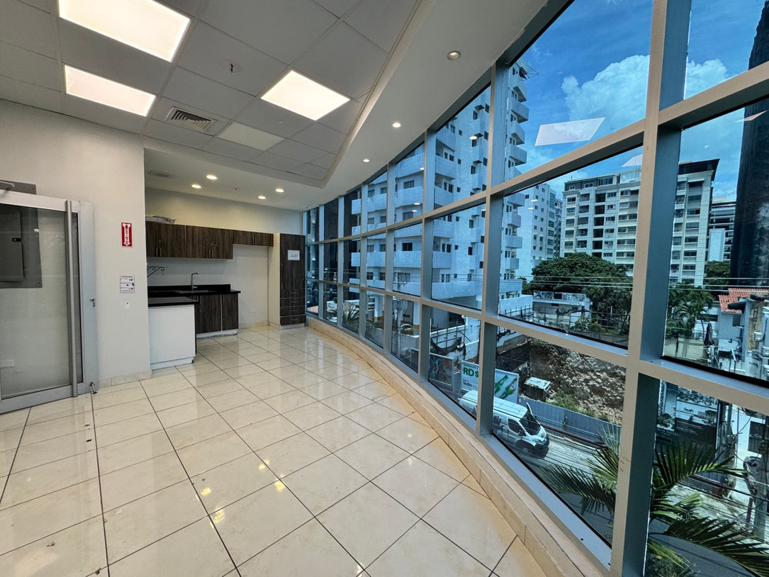 Oficinas alquiler Piantini MIII 501 301 Santo Domingo