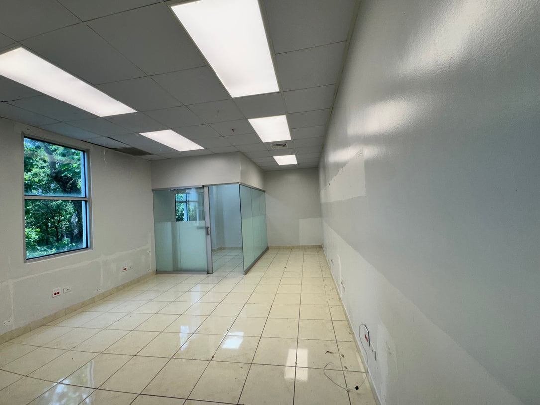 Oficinas alquiler Piantini MIII 501 301 Santo Domingo