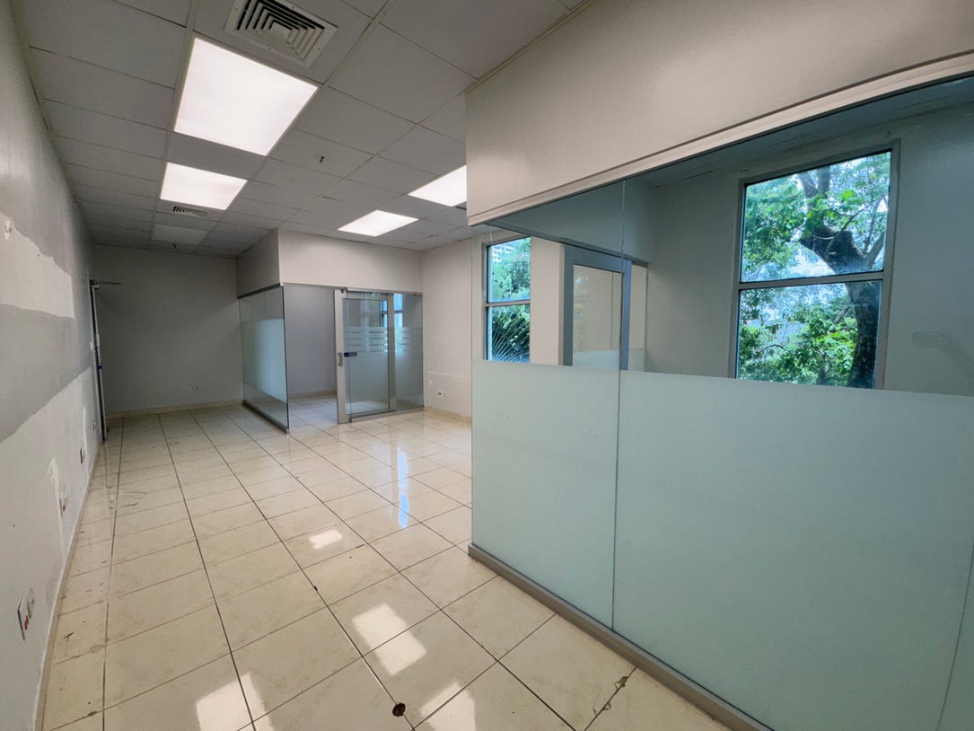 Oficinas alquiler Piantini MIII 501 301 Santo Domingo