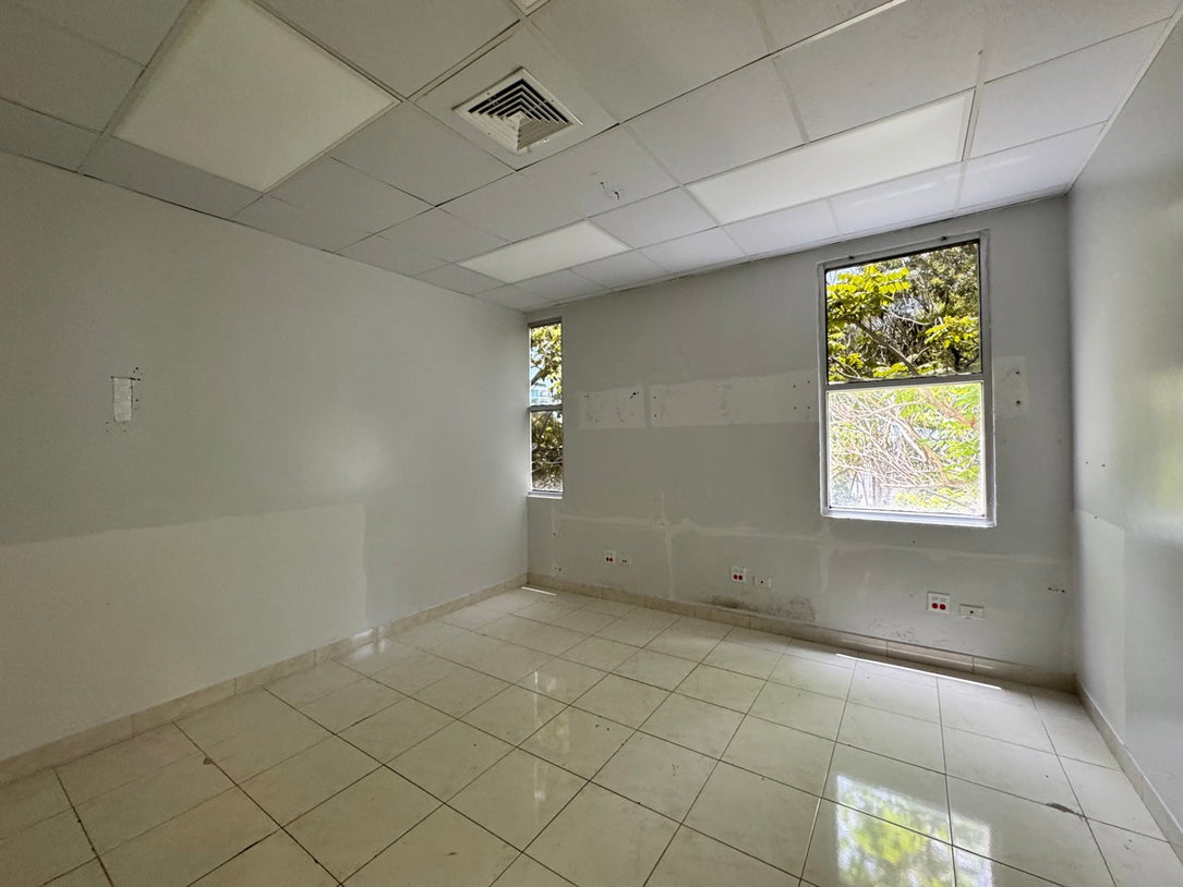 Oficinas alquiler Piantini MIII 301 Santo Domingo