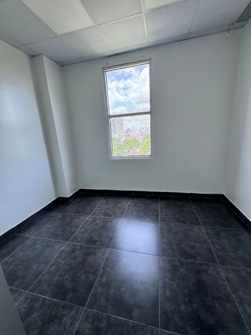 Oficinas alquiler Piantini MIII 501 301 Santo Domingo