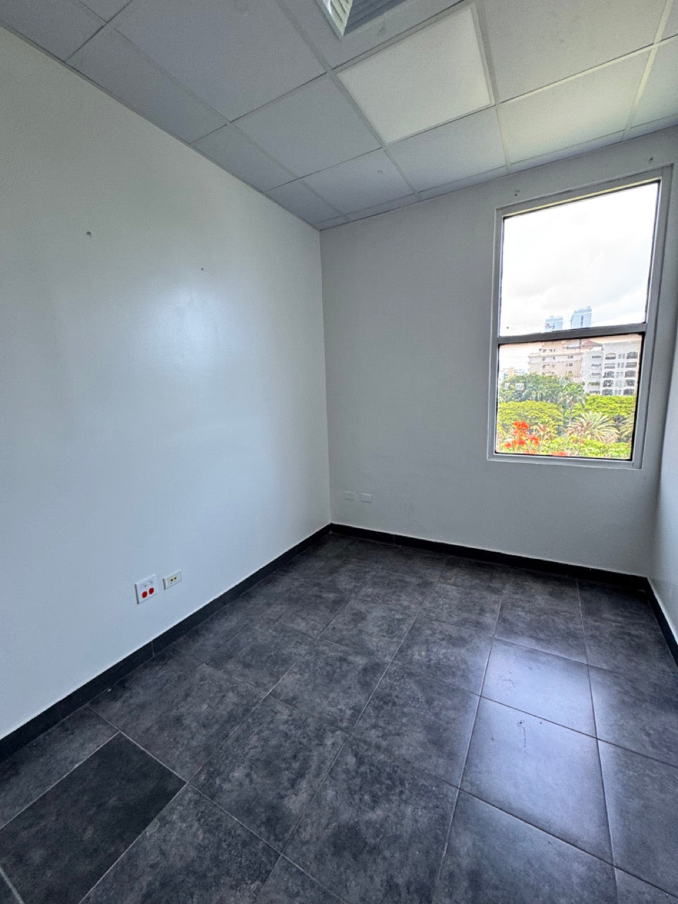 Oficinas alquiler Piantini MIII 501 301 Santo Domingo