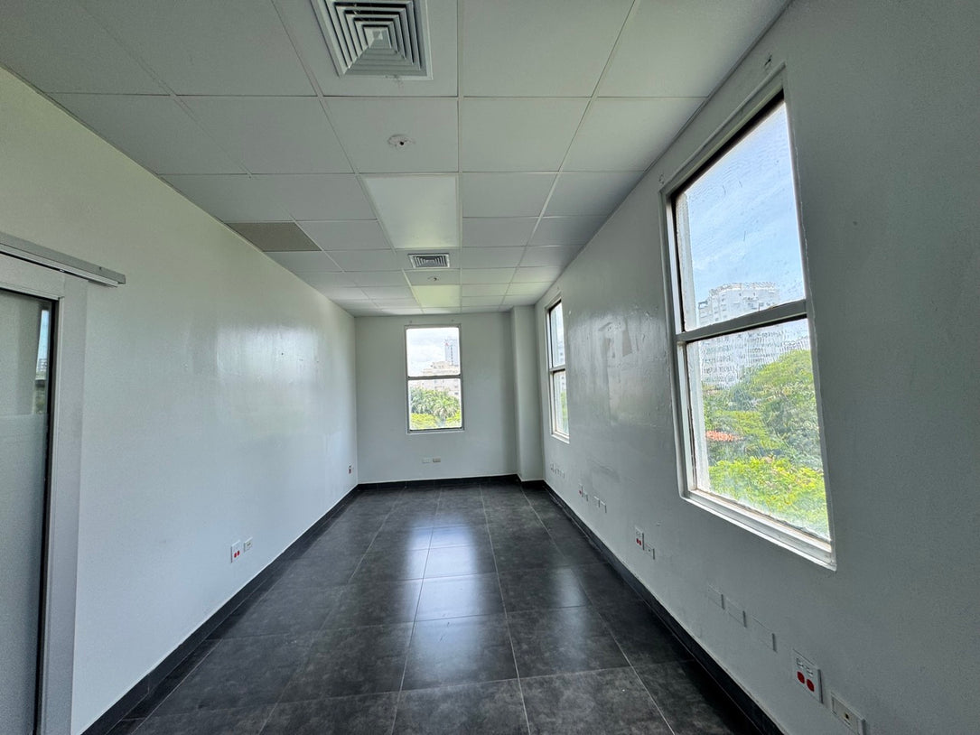 Oficinas alquiler Piantini MIII 501 301 Santo Domingo