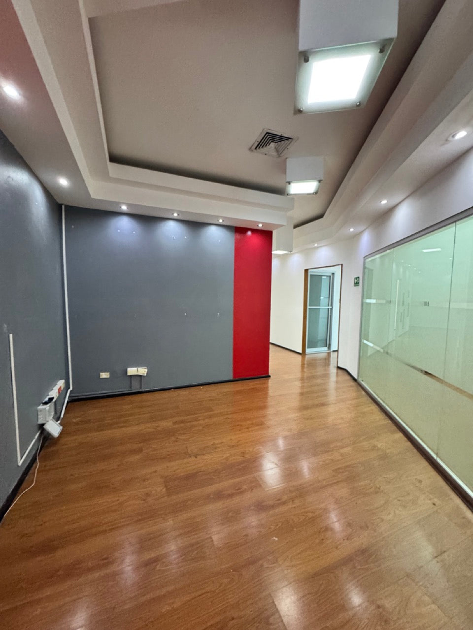 Oficinas alquiler Piantini MIII 401 Santo Domingo