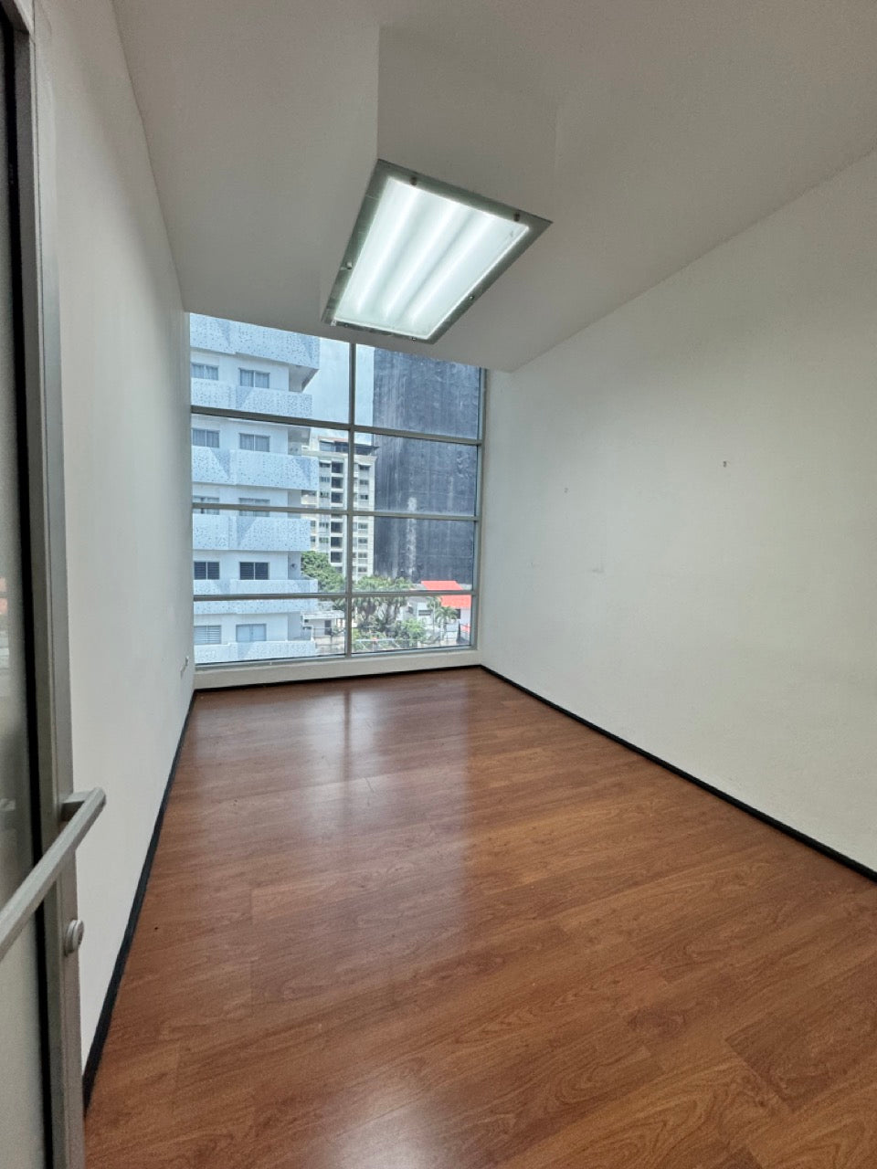 Oficinas alquiler Piantini MIII 401 Santo Domingo