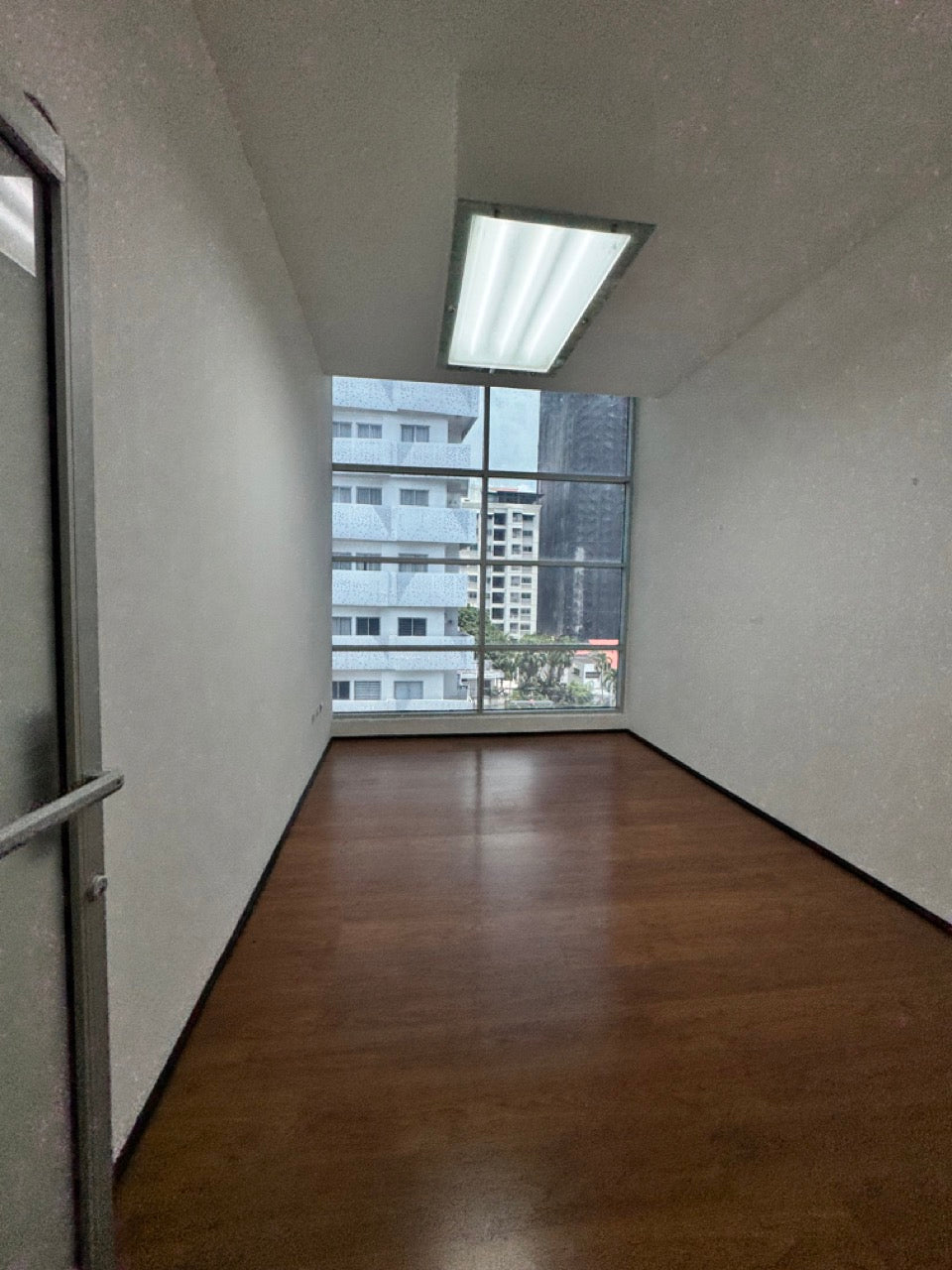 Oficinas alquiler Piantini MIII 401 Santo Domingo