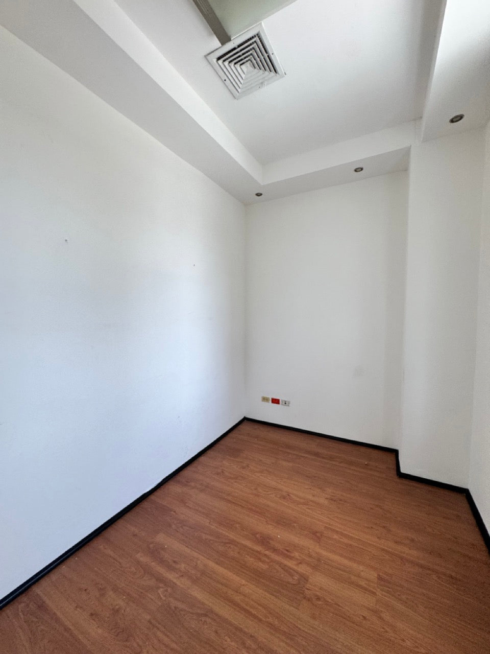 Oficinas alquiler Piantini MIII 401 Santo Domingo