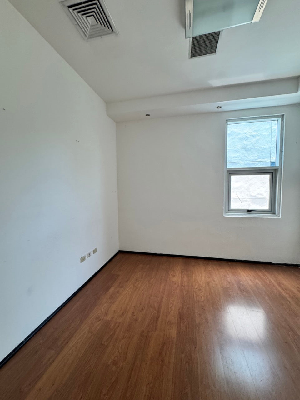 Oficinas alquiler Piantini MIII 401 Santo Domingo