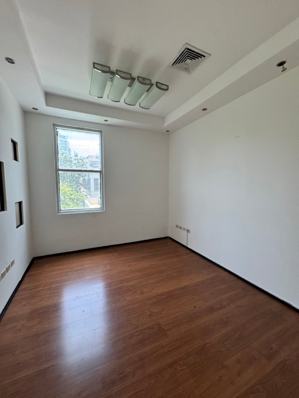 Oficinas alquiler Piantini MIII 401 Santo Domingo