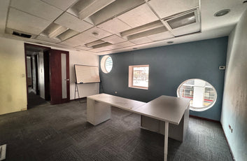 Local comercial independiente de 800 m² en alquiler en Naco | Av. Tiradentes-25