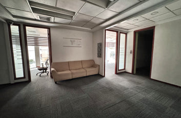Local comercial independiente de 800 m² en alquiler en Naco | Av. Tiradentes-26